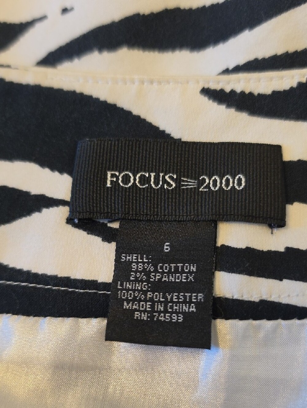 Focus 2000 98% Cotton Black and White Zebra Print Mini Skirt Size 6 - Picture 6 of 9